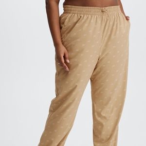 New! FABLETICS 4X Iggy Woven Pant Sandy Brown Logo
